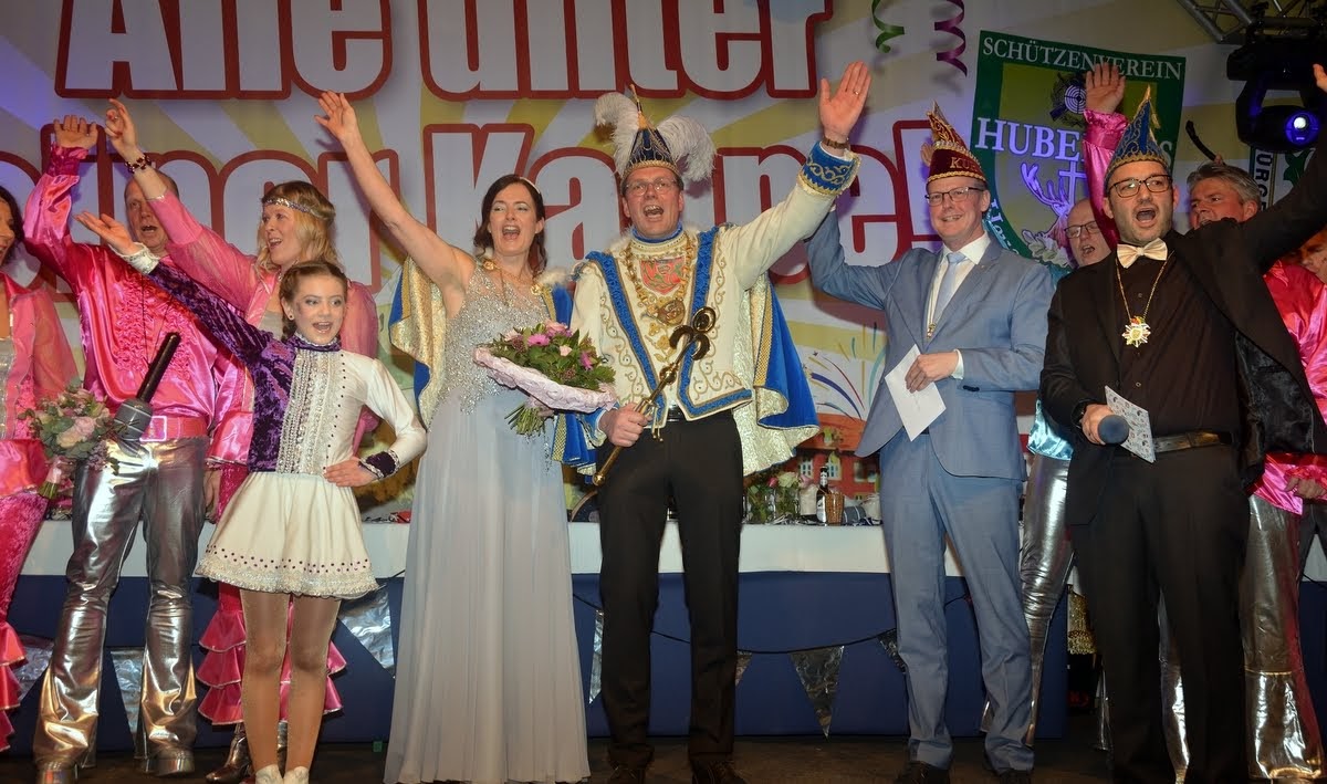 Alle unter einer Kappe