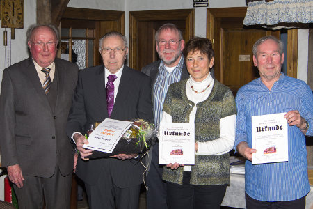 Geehrte Personen auf der Jahreshauptversammlung - Heinz Hagemeine(Laudator), Aloys Siegbert(Ehrenmitglied), Norbert Aue(1.Vorsitzender), Renate Heider(Schriftführerin), Ludger Quiter(Vorstand)