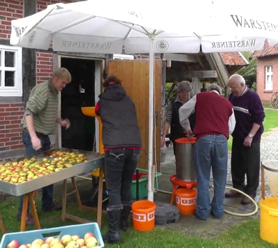 2013 09 04 Apfelsaftpressen